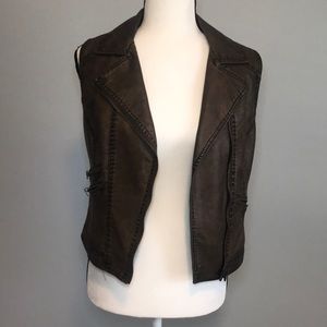 ✨brown leather vest